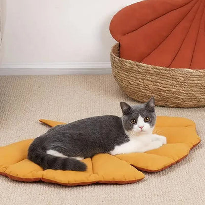 Leaf-Shaped Pet Sleeping Mat for Cats & Dogs
