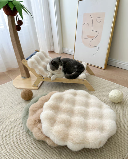 Beige Plush Round Cat Mat – Soft Faux Fur Sleeping Pad, 40cm