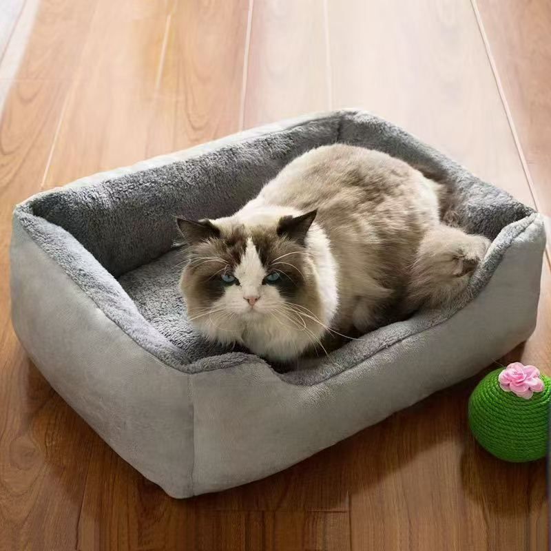 Grey Premium Plush Pet Bed – Removable Flannel Cover, Waterproof Base – Large (60x45cm)